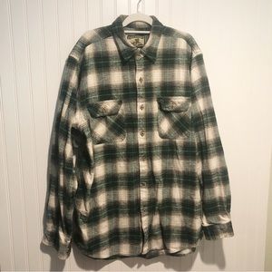 Field and Stream Green And White Plaid Long Sleeve Flannel Button Up Shirt
